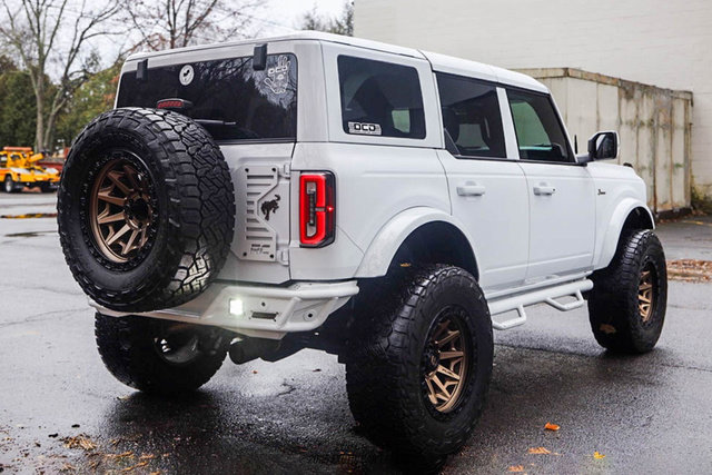 Used 2023 Ford Bronco Outer Banks image 8