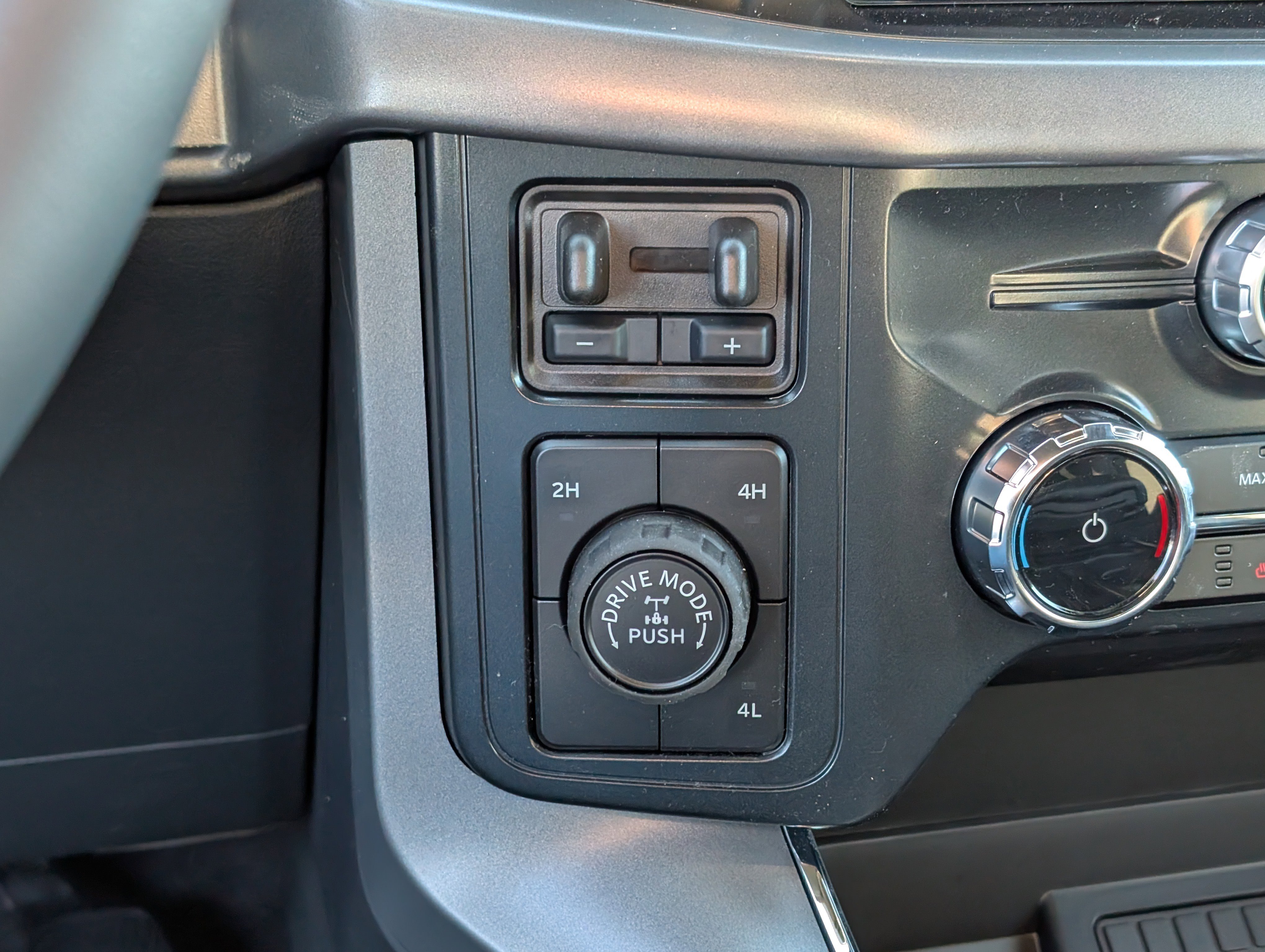 New 2026 Ford F150 XLT w/ Equipment Group 302A MID image 21