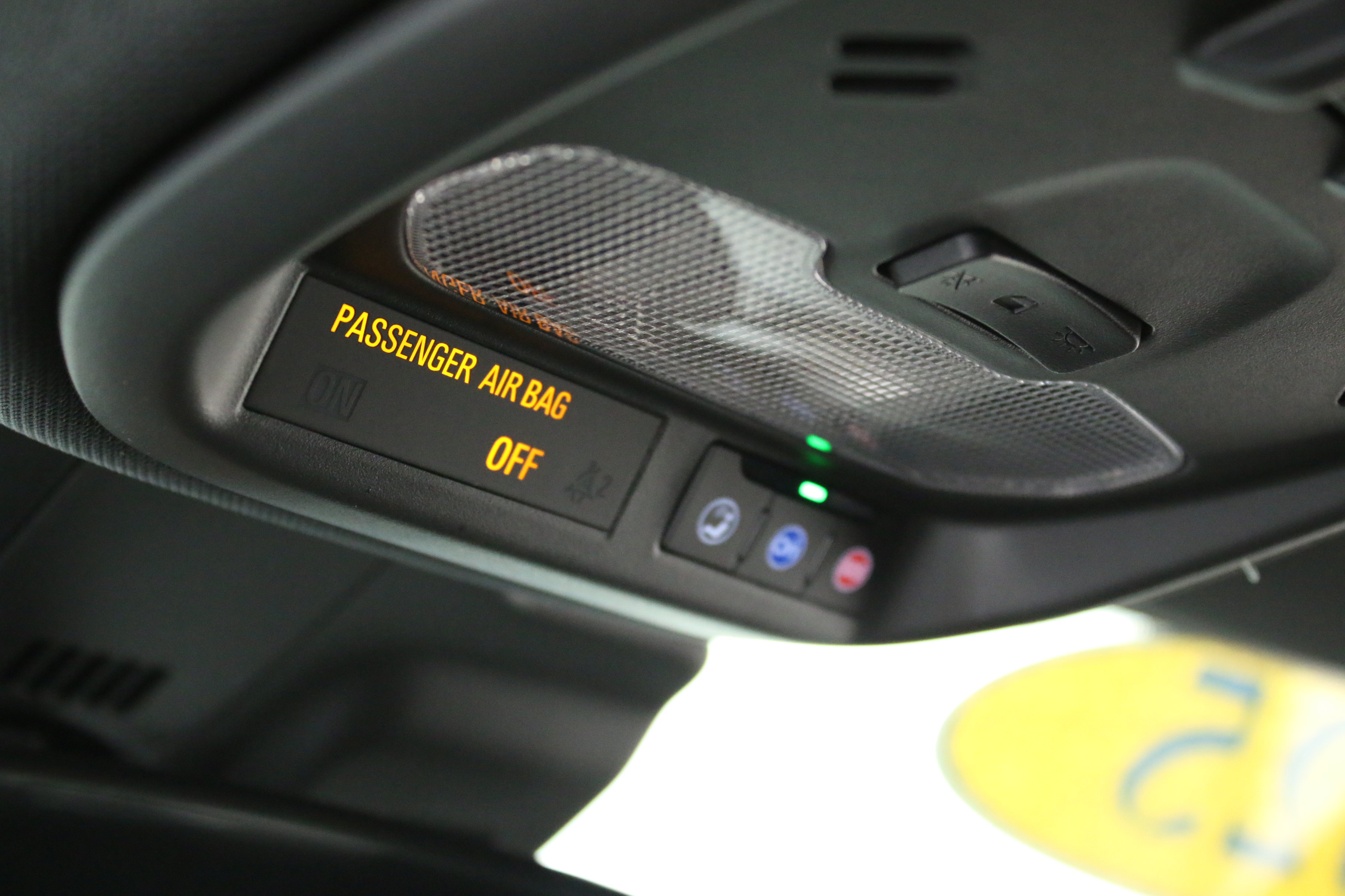 Used 2024 Chevrolet Trax RS w/ Sunroof Package FWD image 22