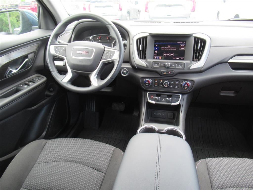 Used 2024 GMC Terrain SLE w/ Driver Convenience Package FWD image 14