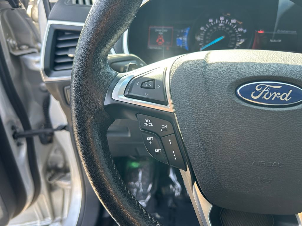 Used 2016 Ford Edge Titanium w/ Equipment Group 301A AWD/4WD image 16