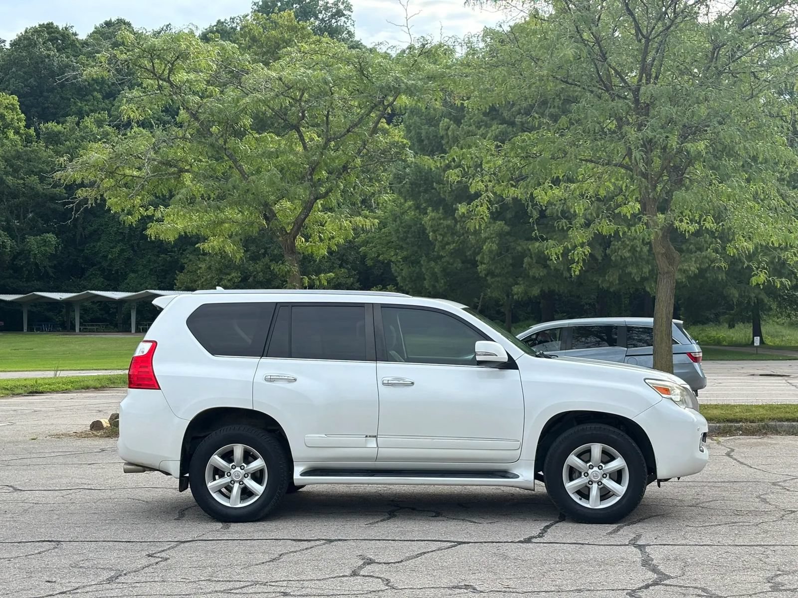 Used 2013 Lexus GX 460 w/ Comfort Plus Pkg AWD/4WD image 6