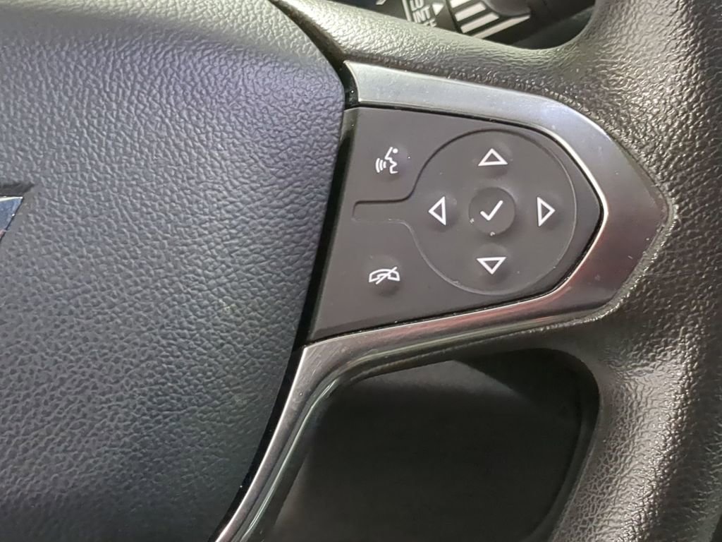 Used 2020 Chevrolet Traverse LS image 36