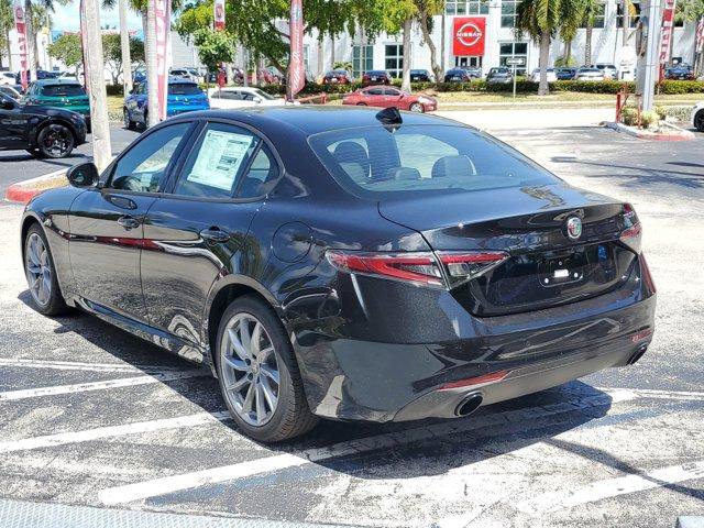 New 2024 Alfa Romeo Giulia Sprint RWD image 3