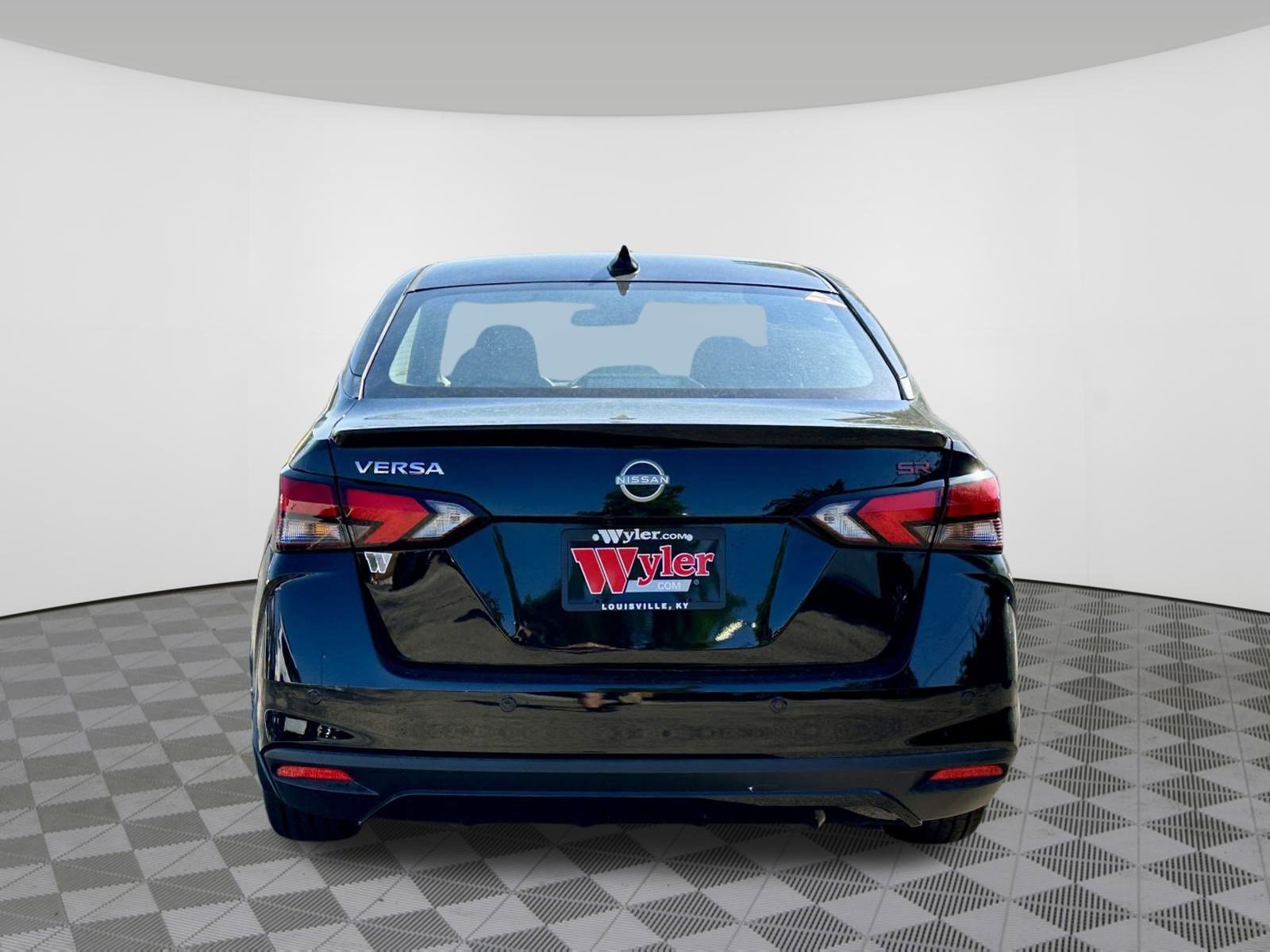 Used 2025 Nissan Versa SR w/ Trunk Package image 8