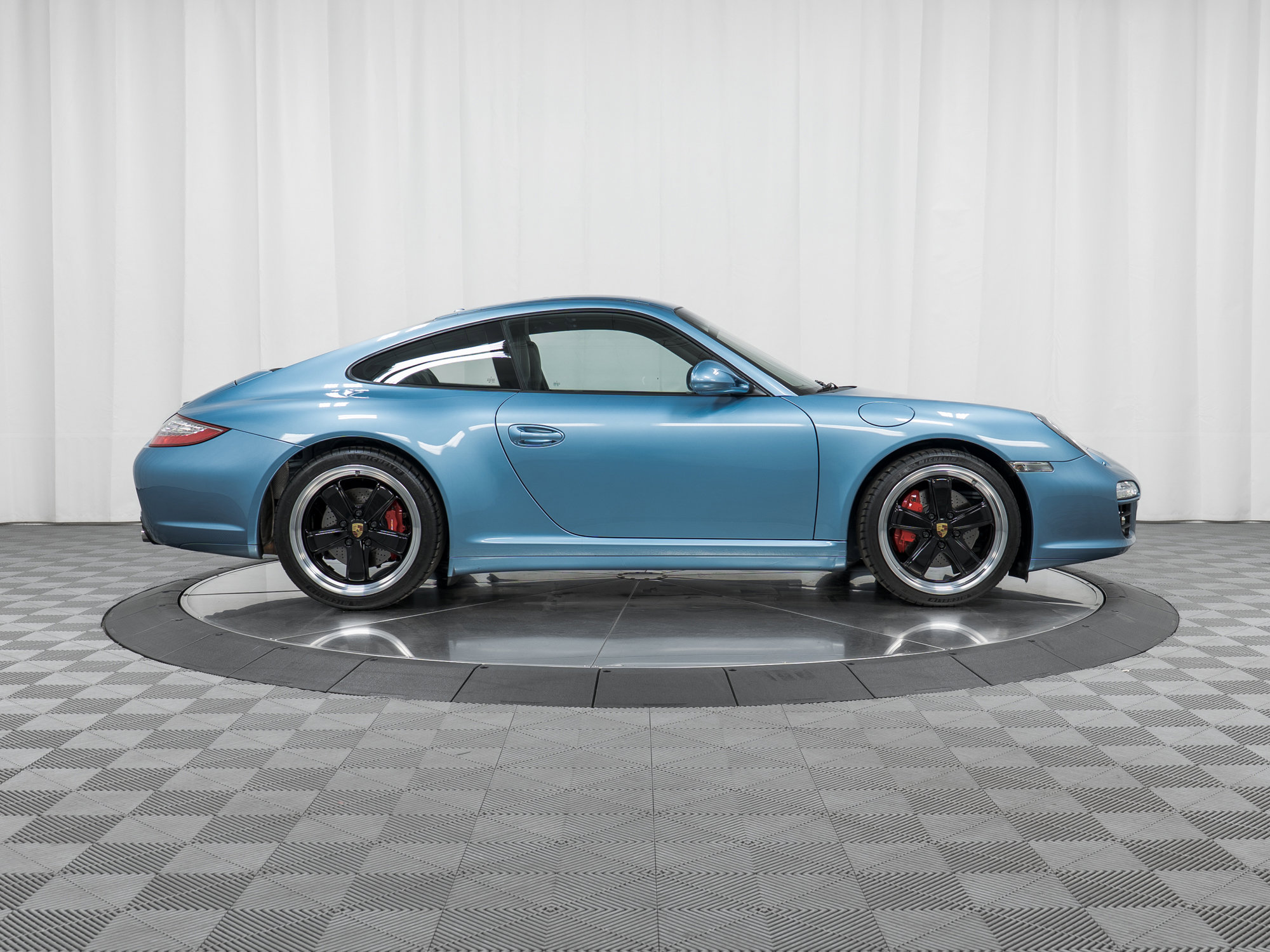 Used 2010 Porsche 911 Carrera 4S image 8