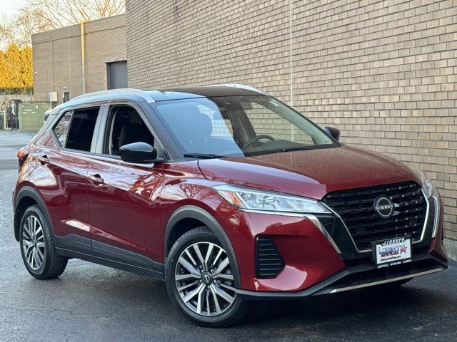 Used 2023 Nissan Kicks SV image 2