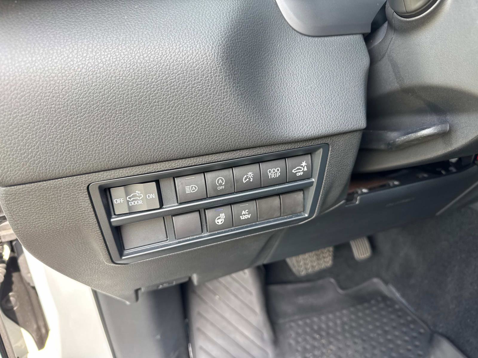 Used 2022 Toyota Tundra Limited AWD/4WD image 34