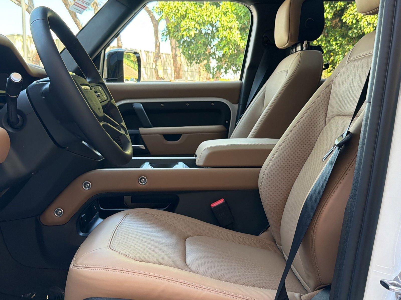 New 2026 Land Rover Defender 110 X-Dynamic SE AWD/4WD image 5