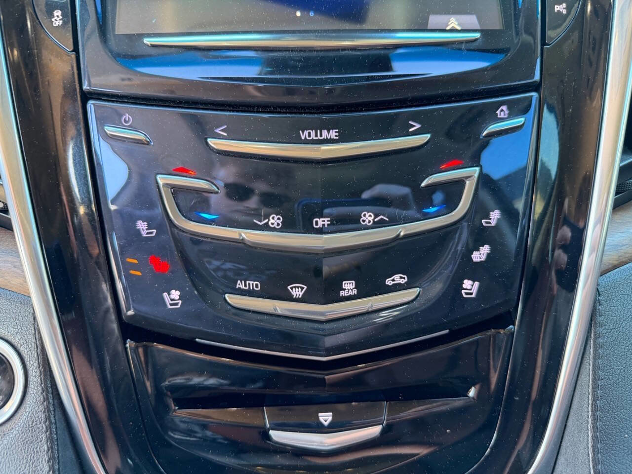 Used 2017 Cadillac Escalade ESV Luxury image 36