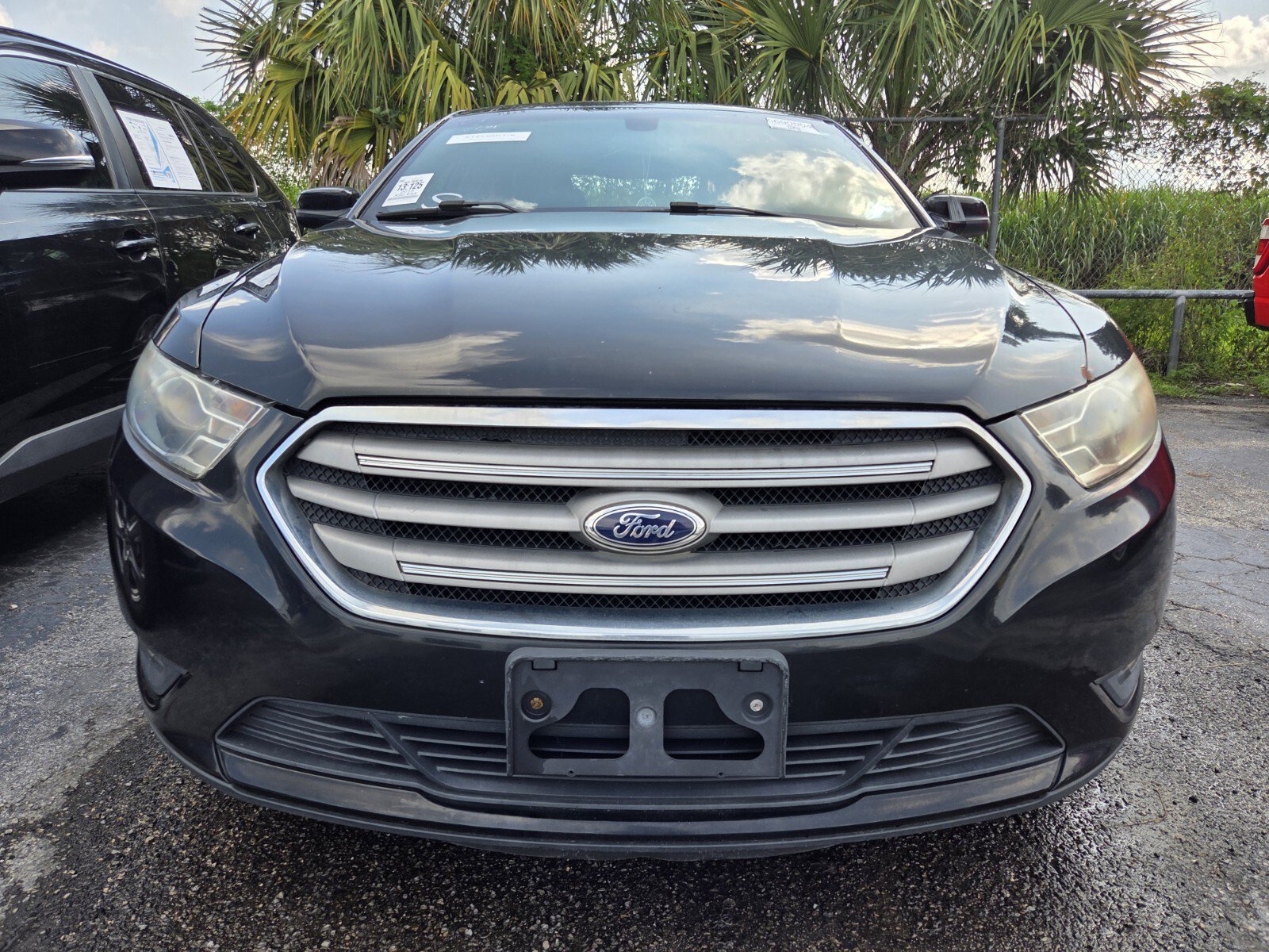 Used 2015 Ford Taurus SEL w/ Equipment Group 201A FWD image 2
