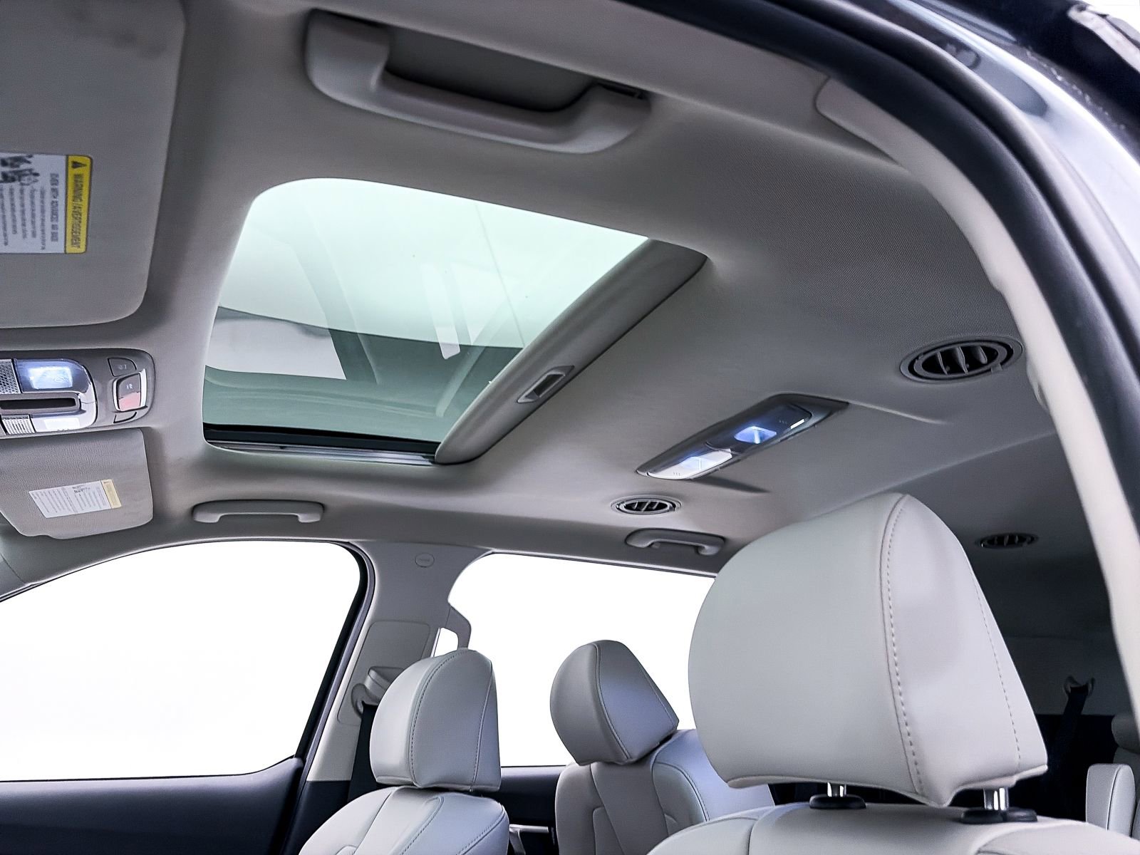 Used 2024 Kia Telluride S w/ S Sunroof Package image 3