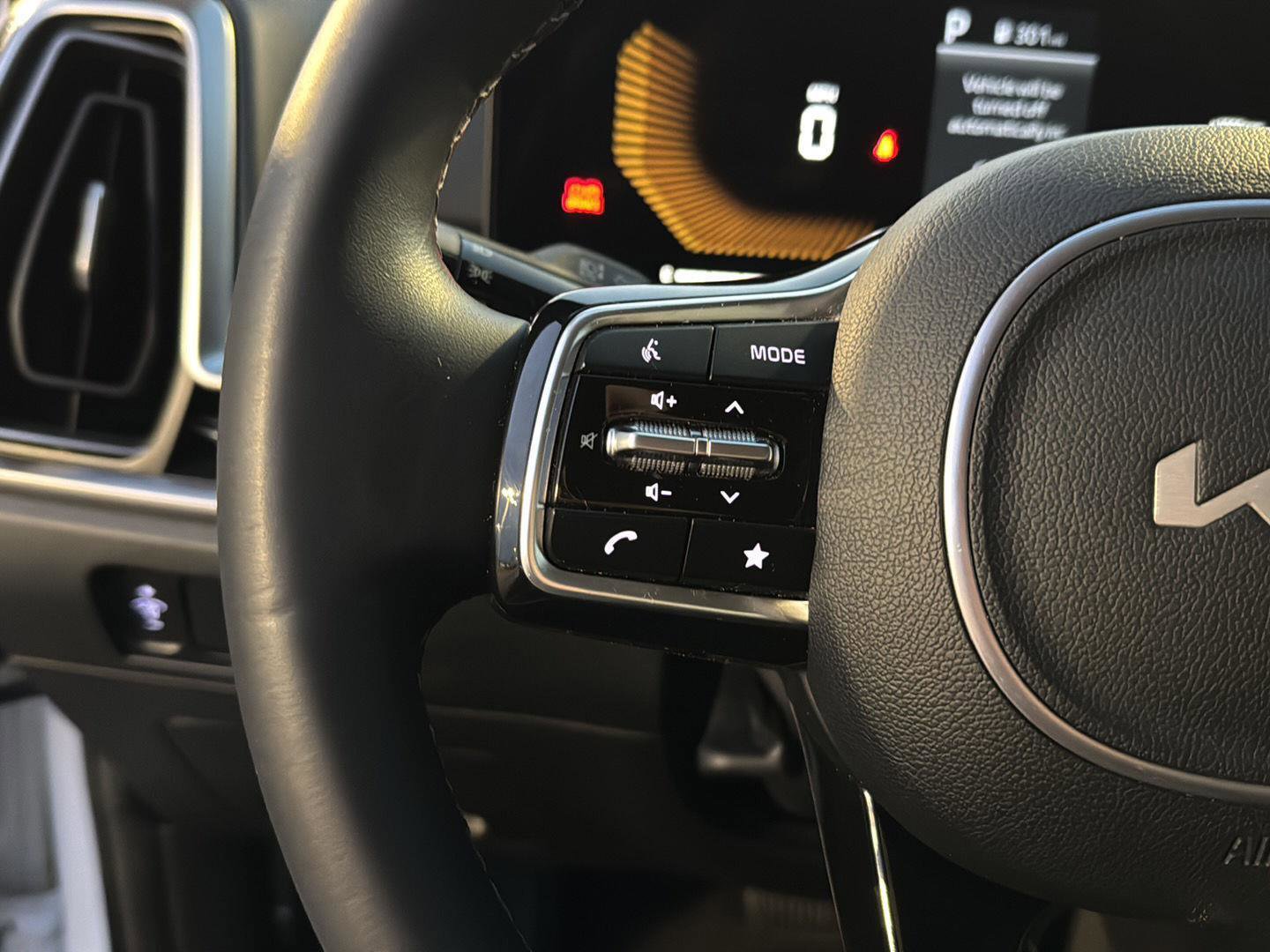 Used 2024 Kia Sorento S image 18