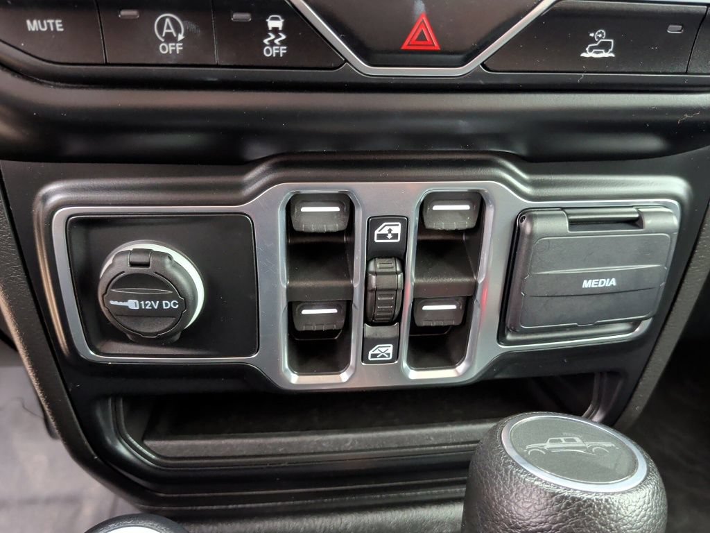 Used 2023 Jeep Gladiator Sport AWD/4WD image 30