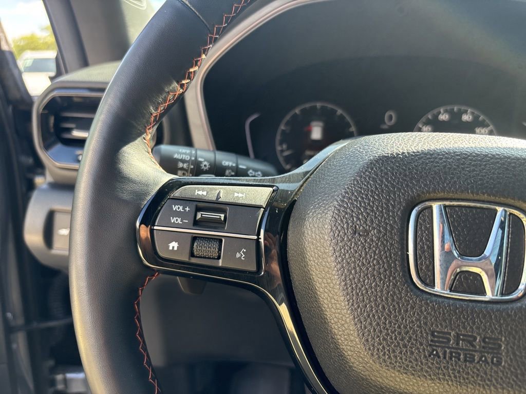 Used 2025 Honda Pilot TrailSport image 24