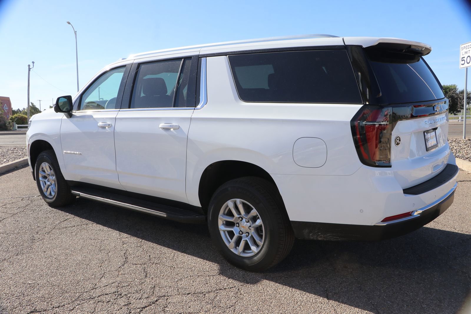 New 2026 Chevrolet Suburban LS image 5
