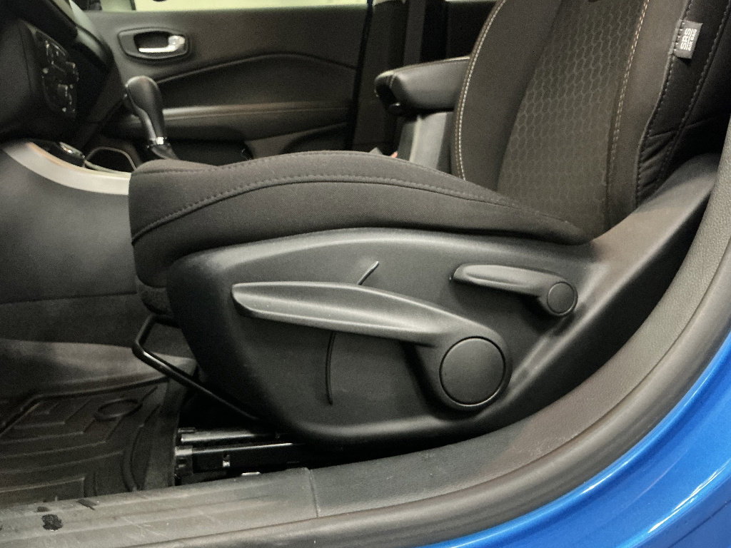 Used 2021 Jeep Compass Sport w/ Cold Weather Group image 10