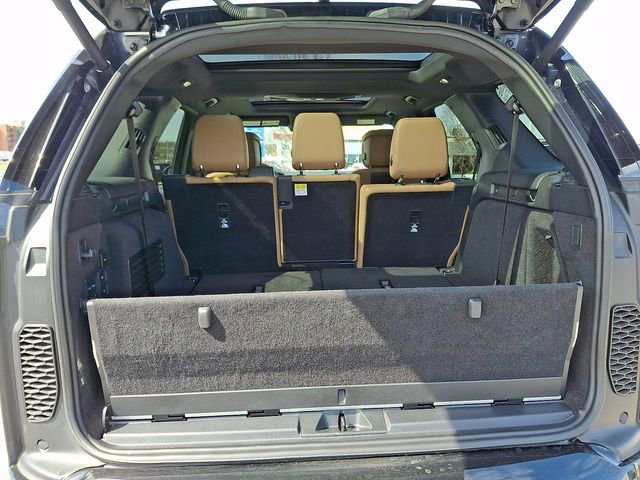 Used 2024 Land Rover Discovery Dynamic SE image 33