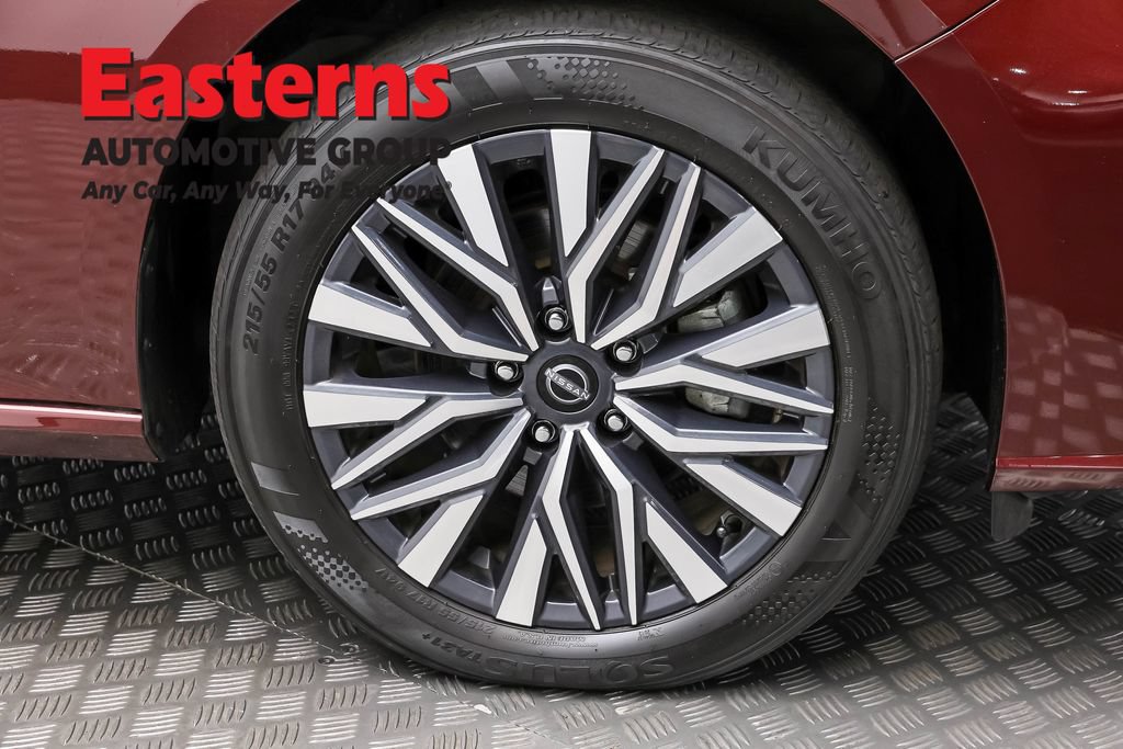 Used 2025 Nissan Altima 2.5 SV AWD/4WD image 28