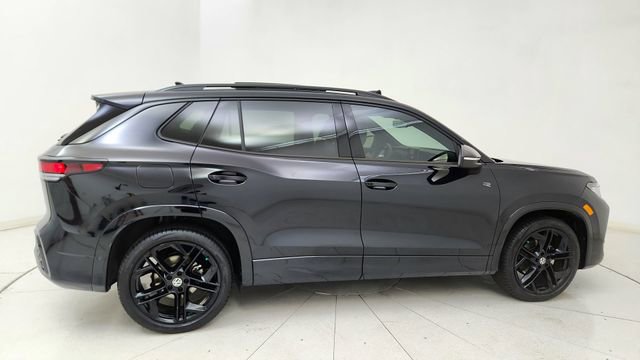 Used 2025 Volkswagen Tiguan SE R-Line image 6