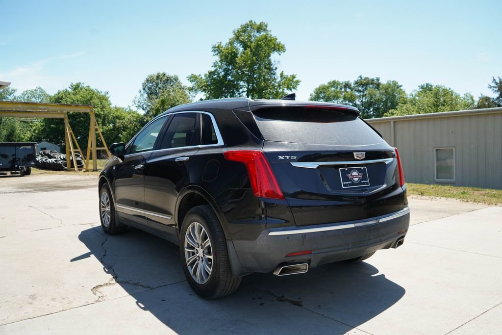 Used 2017 Cadillac XT5 Luxury w/ Driver Awareness Package FWD image 4