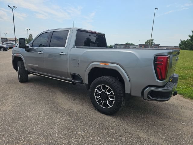 Used 2024 GMC Sierra 2500 Denali Ultimate AWD/4WD image 3