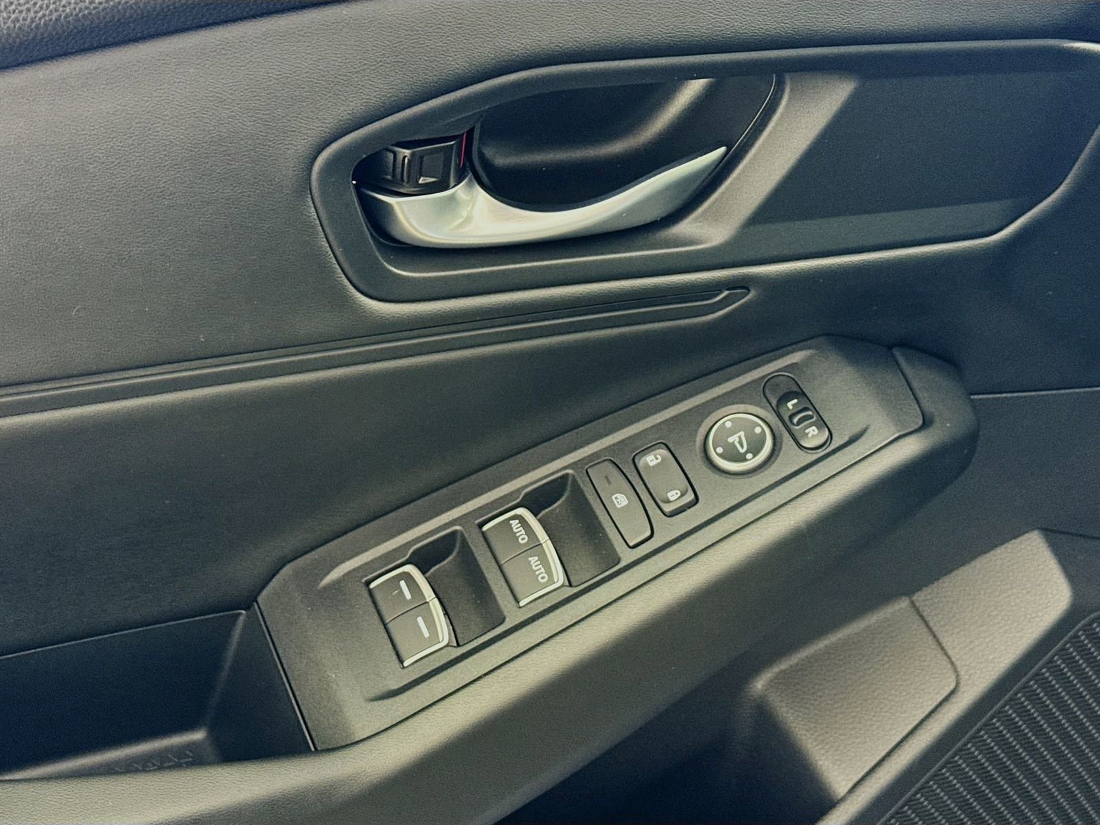 Used 2025 Honda Accord SE image 10