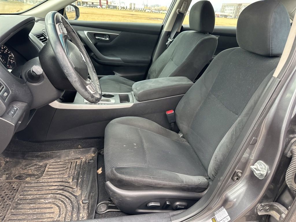 Used 2015 Nissan Altima 2.5 SV w/ Convenience Package image 14