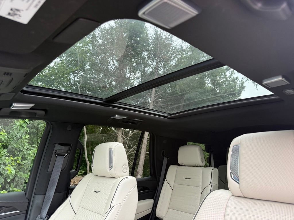 Used 2024 Cadillac Escalade Sport w/ LPO, ONYX Package AWD/4WD image 27