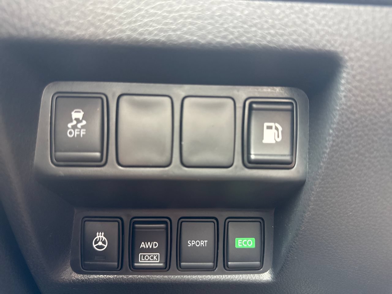 Used 2020 Nissan Rogue S AWD/4WD image 30