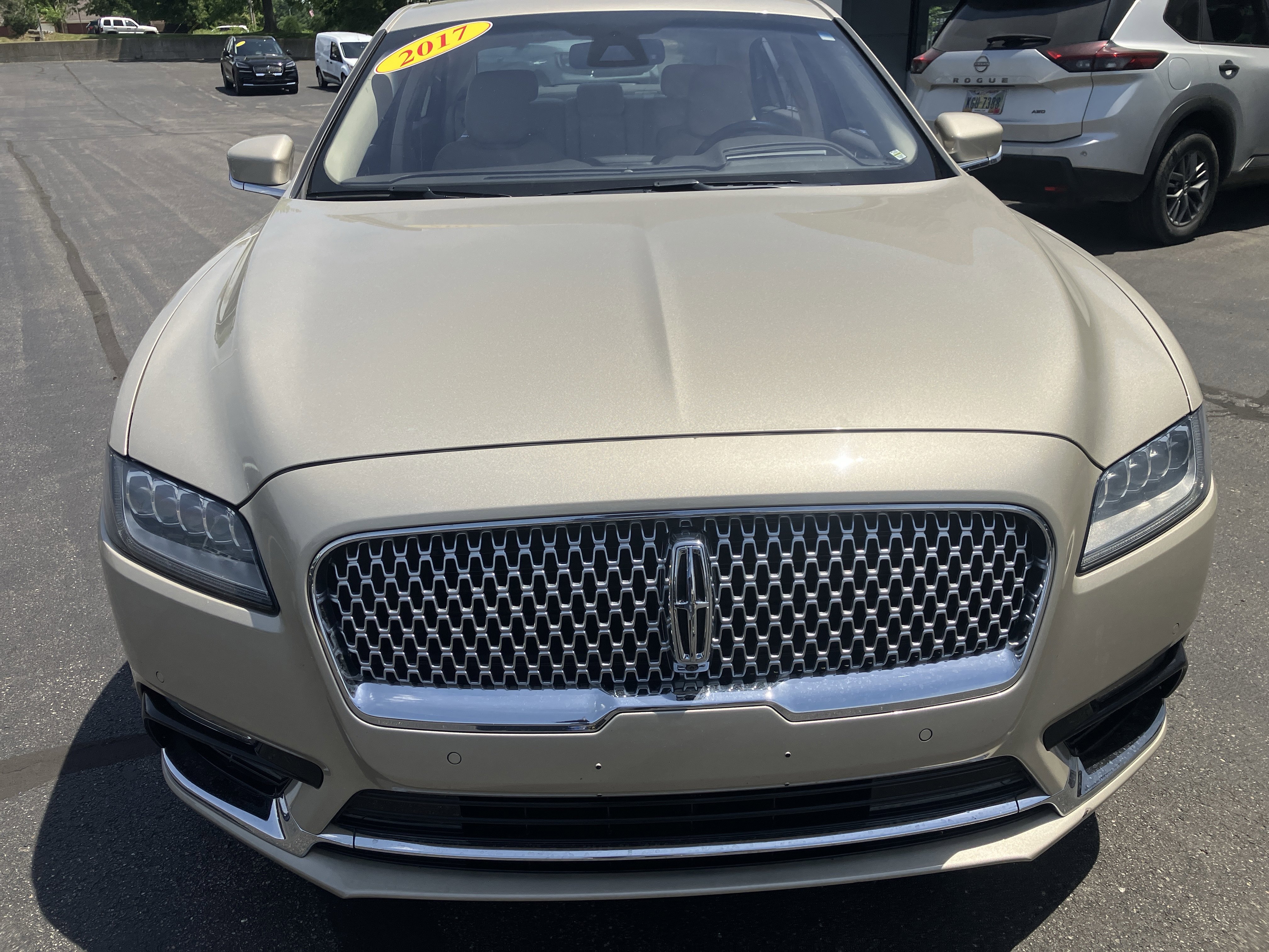 Used 2017 Lincoln Continental Reserve w/ Luxury Package AWD/4WD image 2