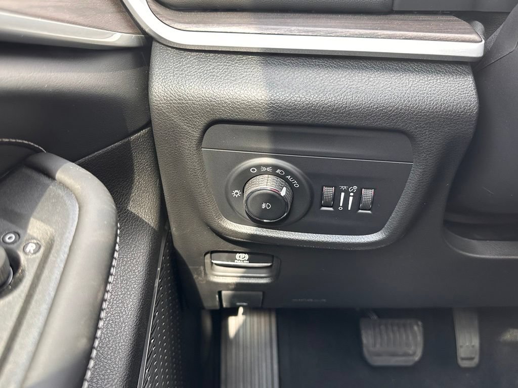 New 2026 Jeep Grand Cherokee L Limited AWD/4WD image 36