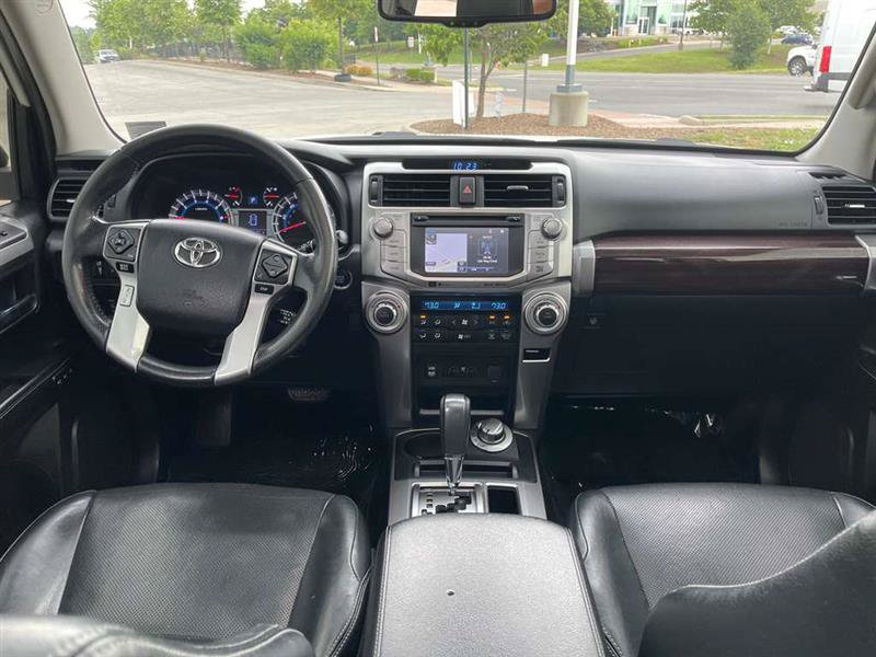Used 2018 Toyota 4Runner Limited AWD/4WD image 31