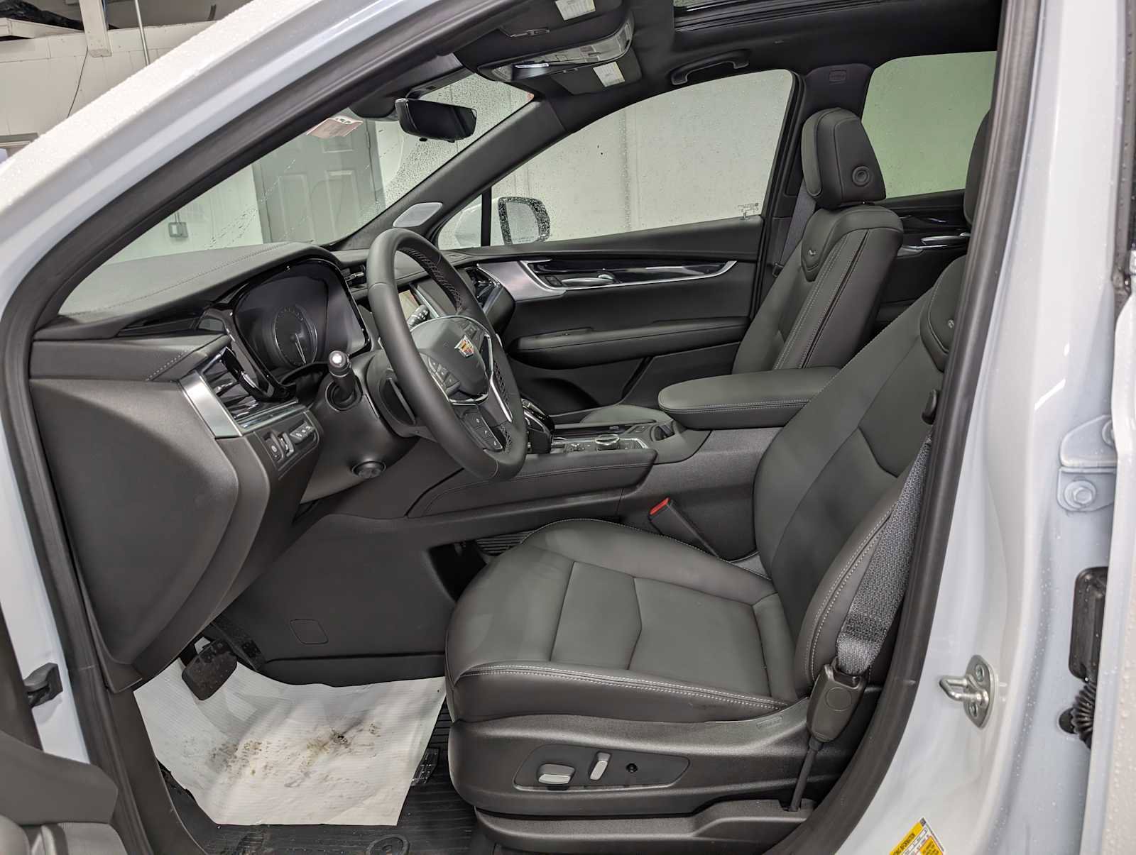 New 2025 Cadillac XT5 Premium Luxury w/ Technology Package AWD/4WD image 4