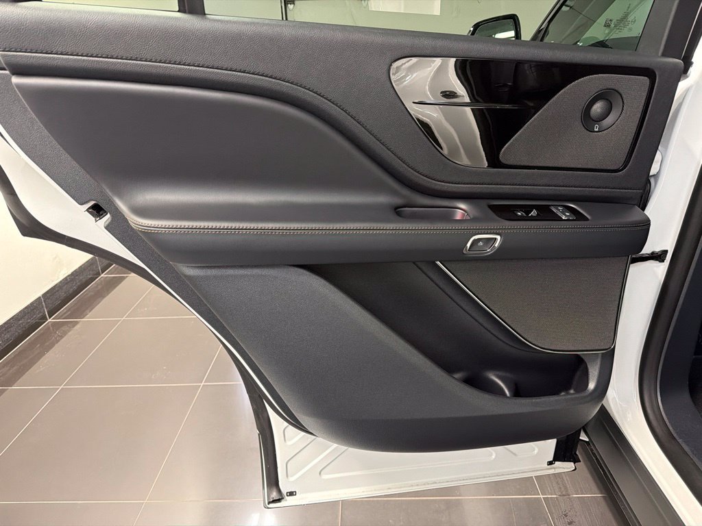 New 2026 Lincoln Aviator Reserve AWD/4WD image 39