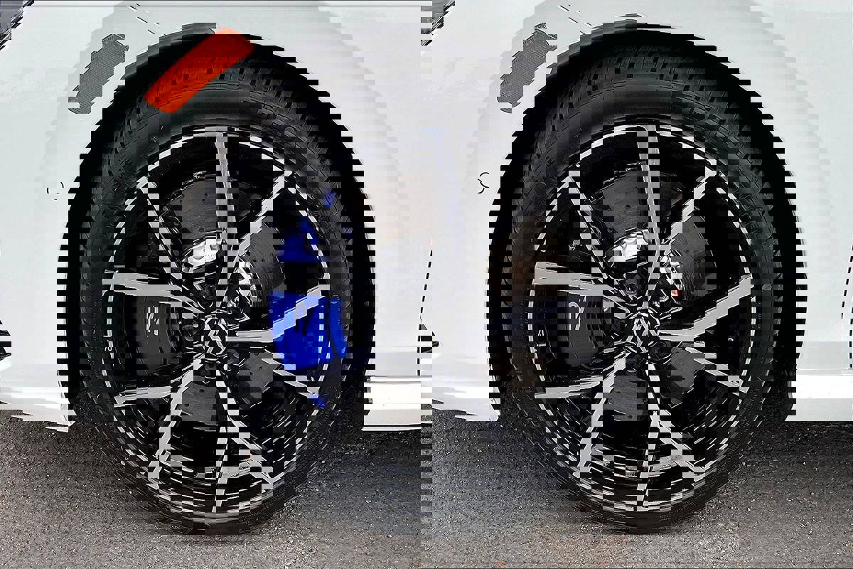 Used 2024 Volkswagen Golf R image 31