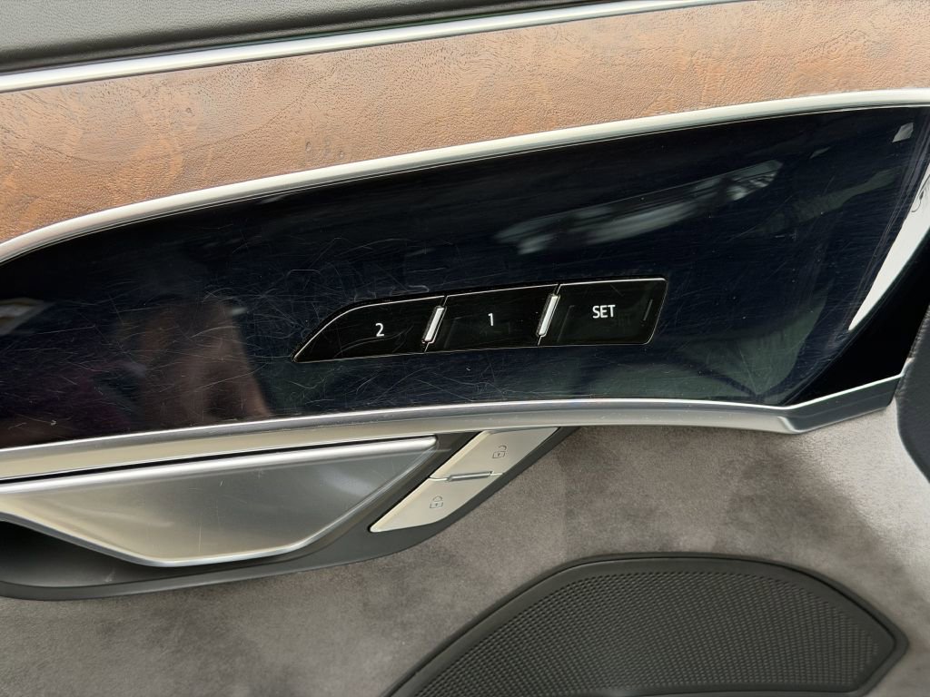 Used 2019 Audi A8 L 3.0T w/ Luxury Package image 23