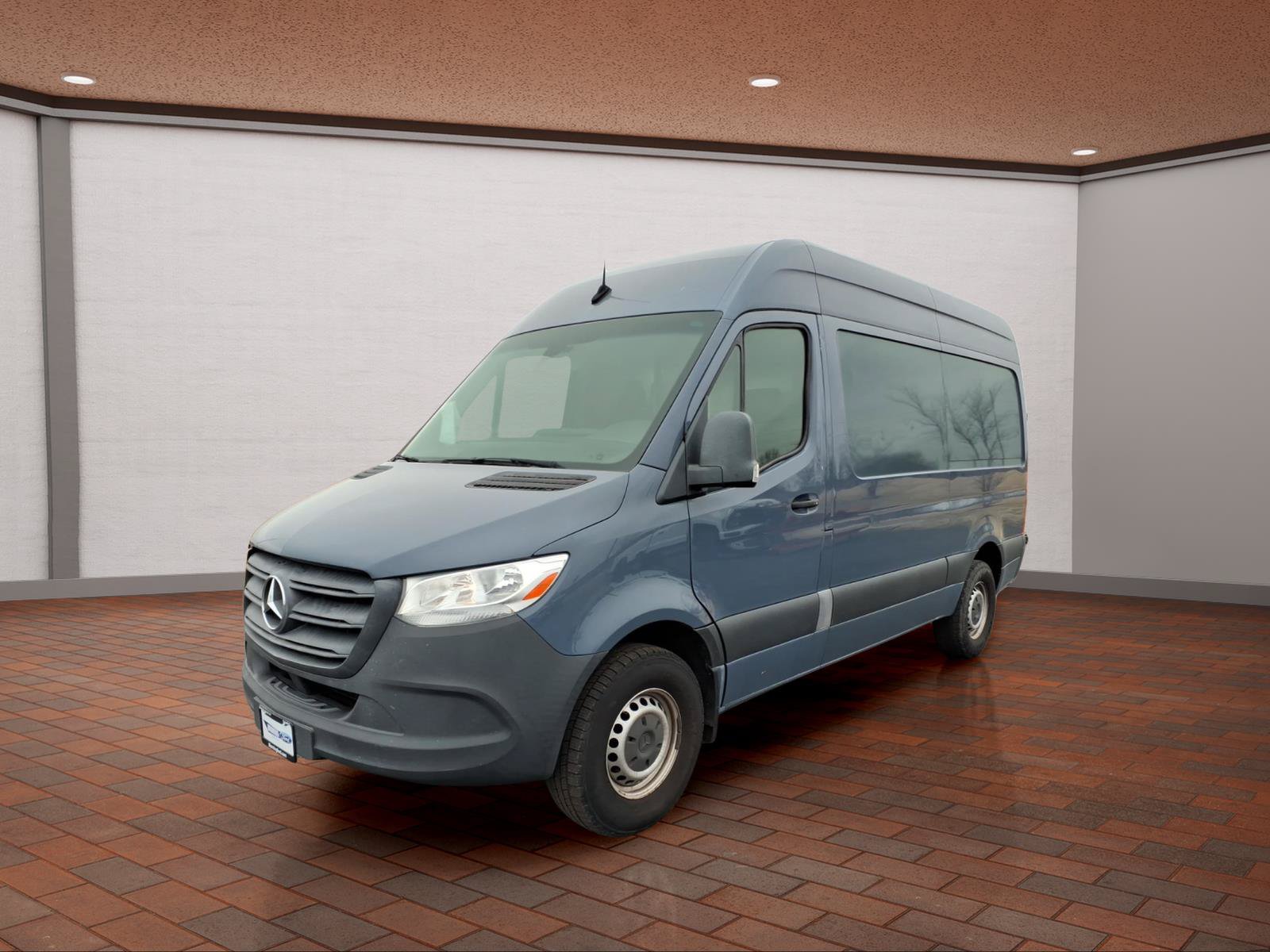 Used 2019 Mercedes-Benz Sprinter 144 image 4