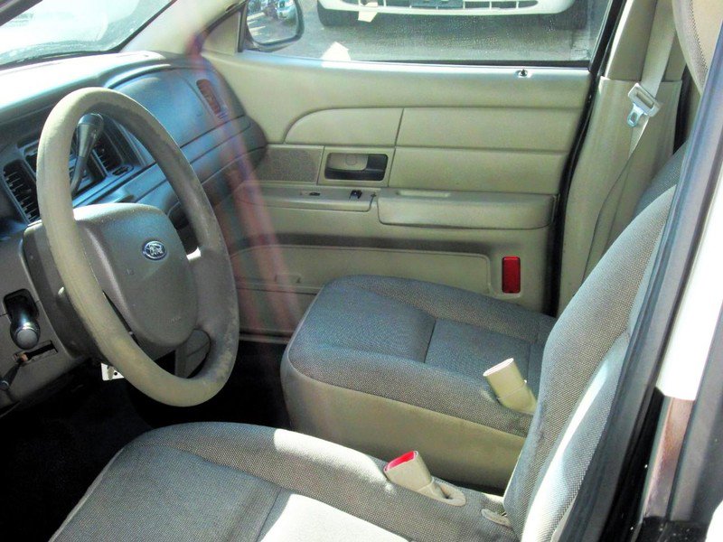 Used 2011 Ford Crown Victoria Police Interceptor w/ Radio Suppression Pkg image 4