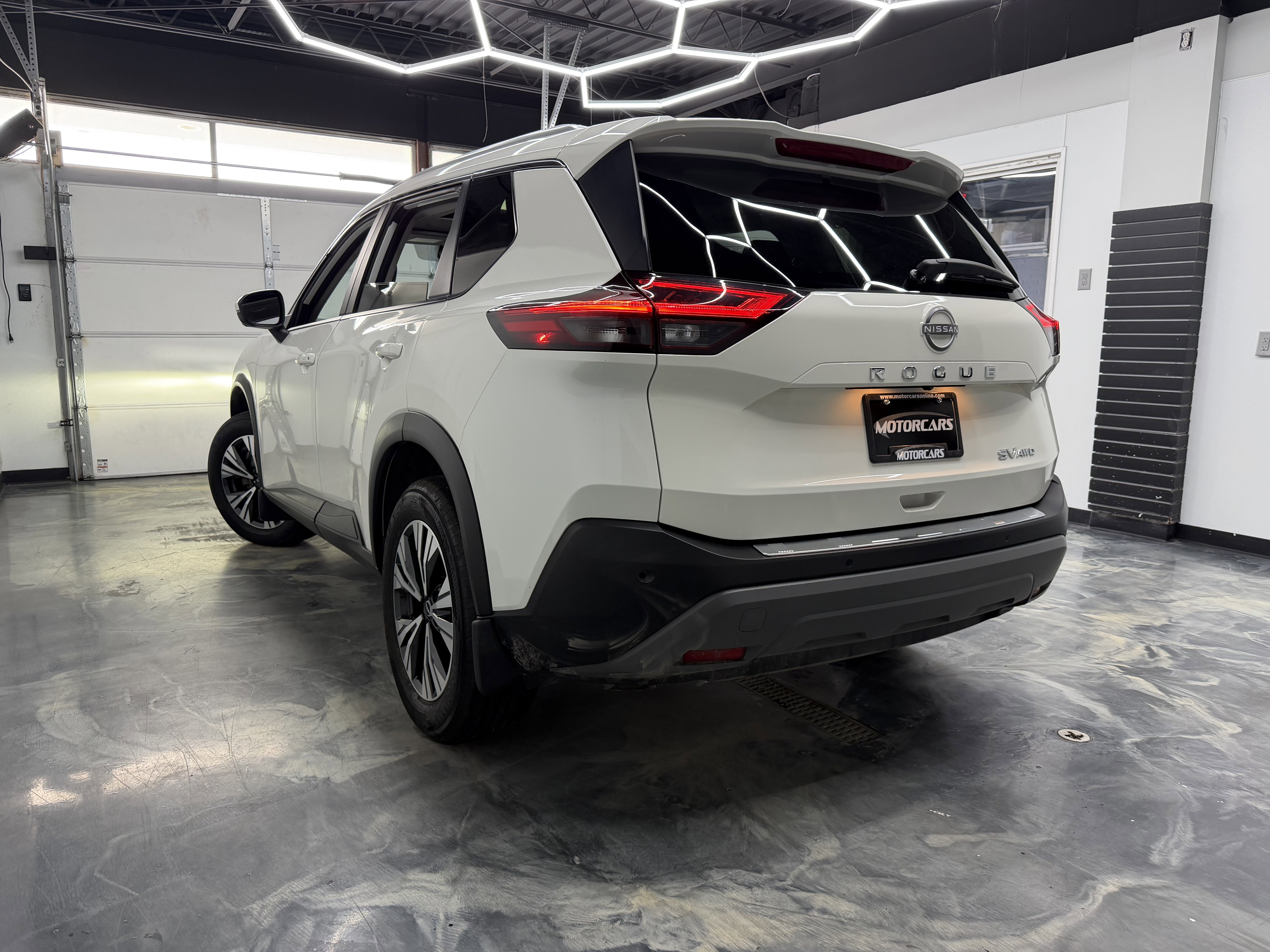 Used 2023 Nissan Rogue SV image 7