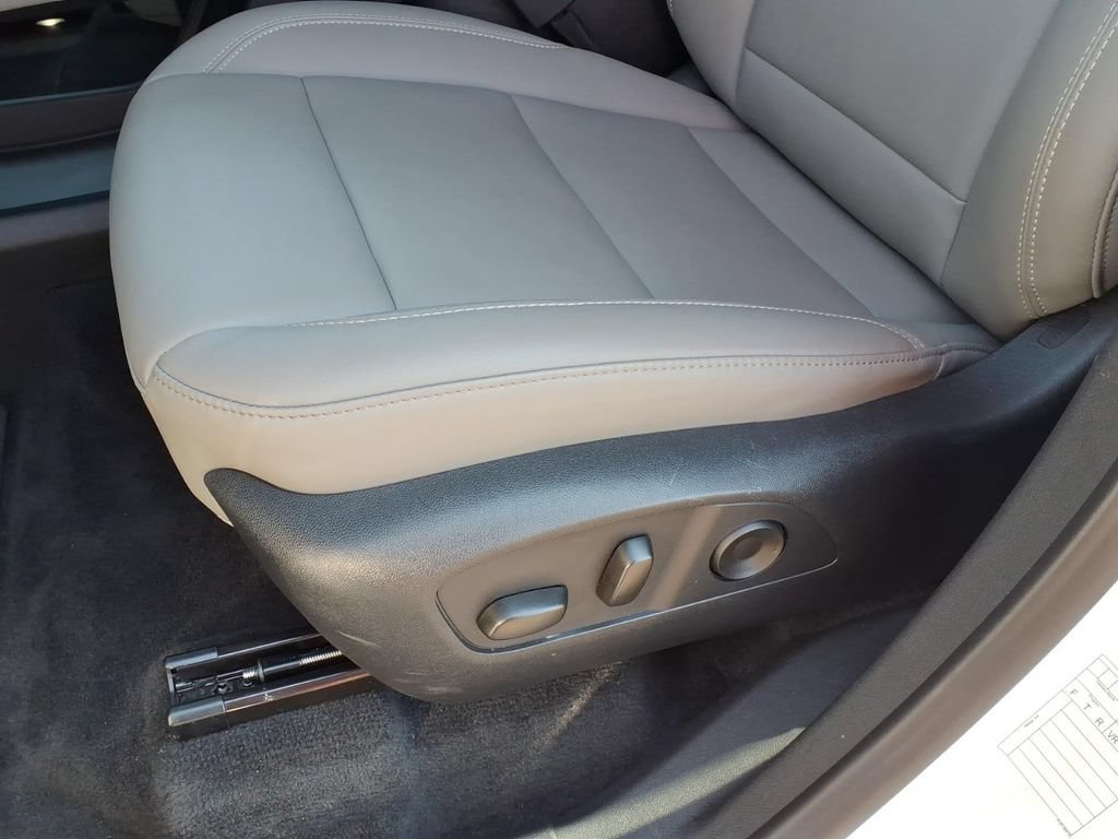 Used 2026 GMC Acadia Elevation w/ Elevation Premium Package AWD/4WD image 13