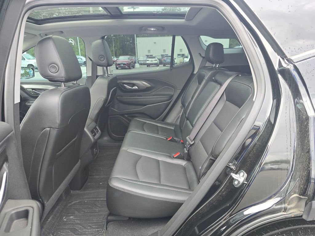 Used 2024 GMC Terrain SLT w/ Infotainment Package II AWD/4WD image 30