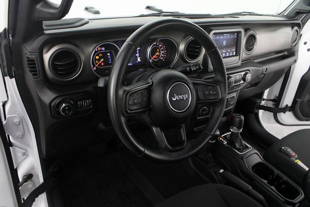 Used 2022 Jeep Gladiator Willys image 8