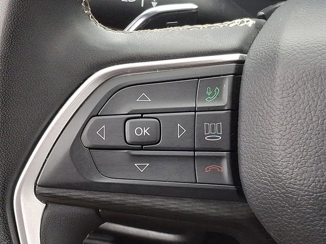 Used 2023 Jeep Grand Cherokee L Laredo AWD/4WD image 22