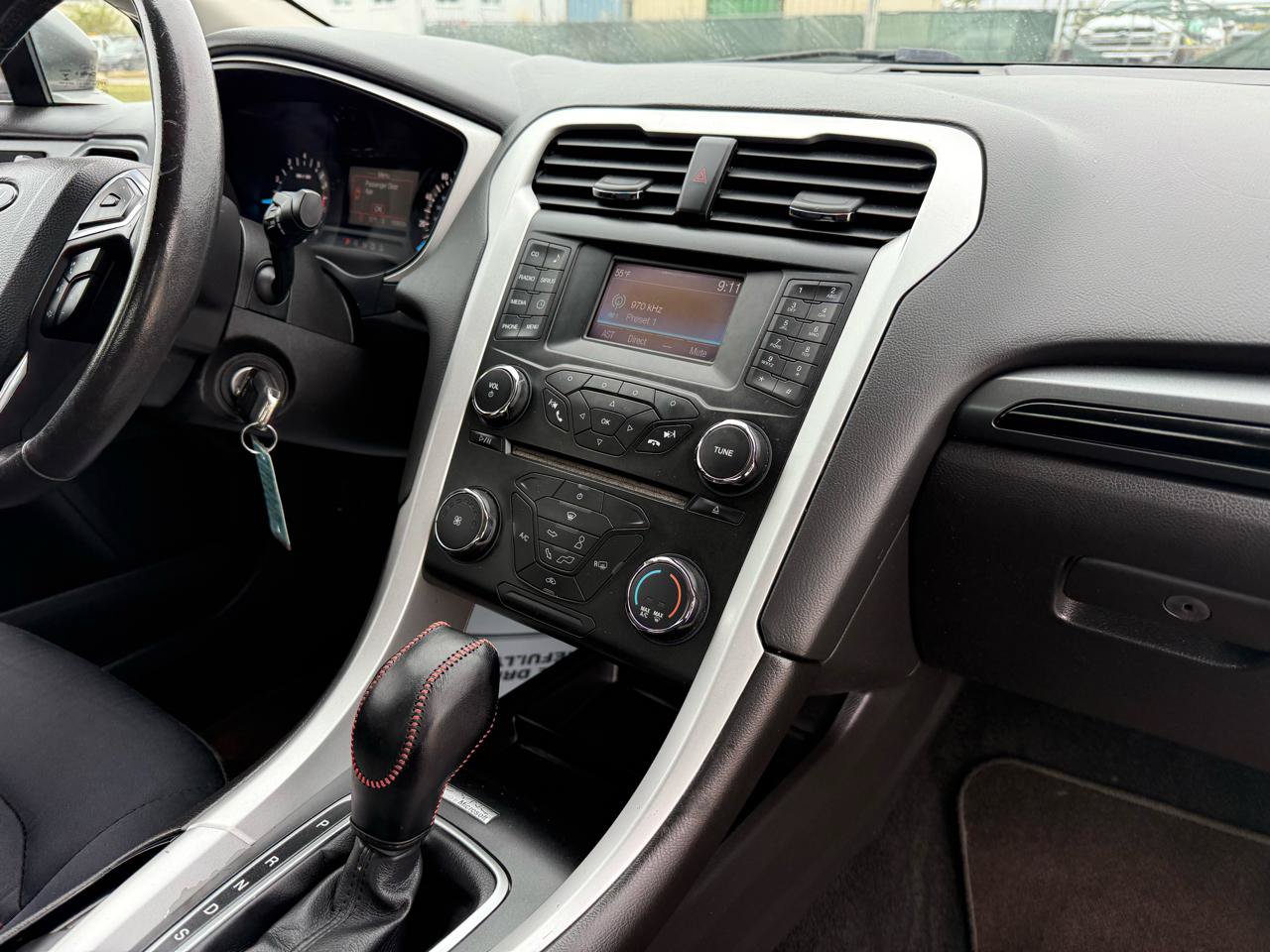 Used 2014 Ford Fusion SE w/ Equipment Group 201A FWD image 31