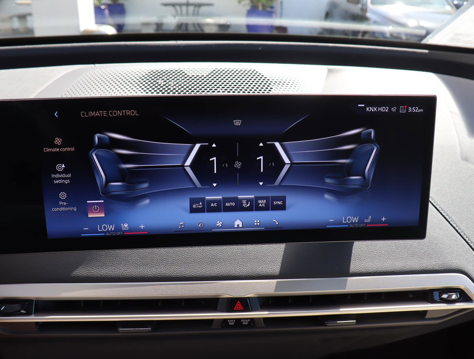 Used 2025 BMW iX xDrive50 image 9