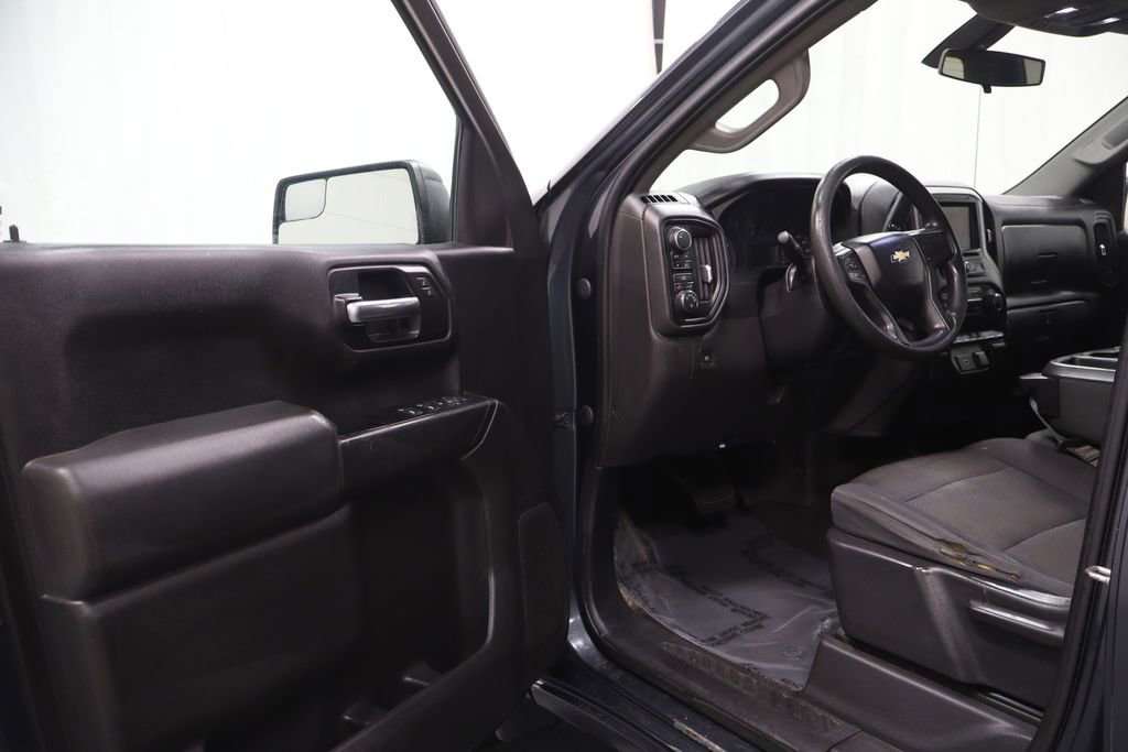Used 2020 Chevrolet Silverado 1500 Custom w/ Custom Value Package AWD/4WD image 11