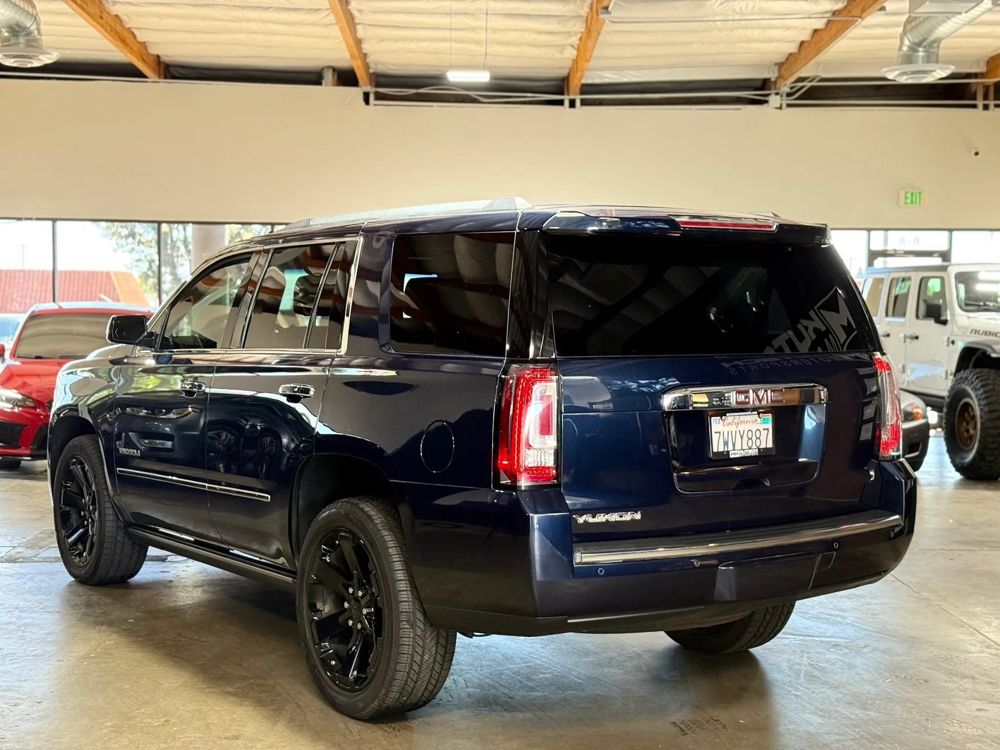 Used 2017 GMC Yukon Denali w/ Open Road Package image 5