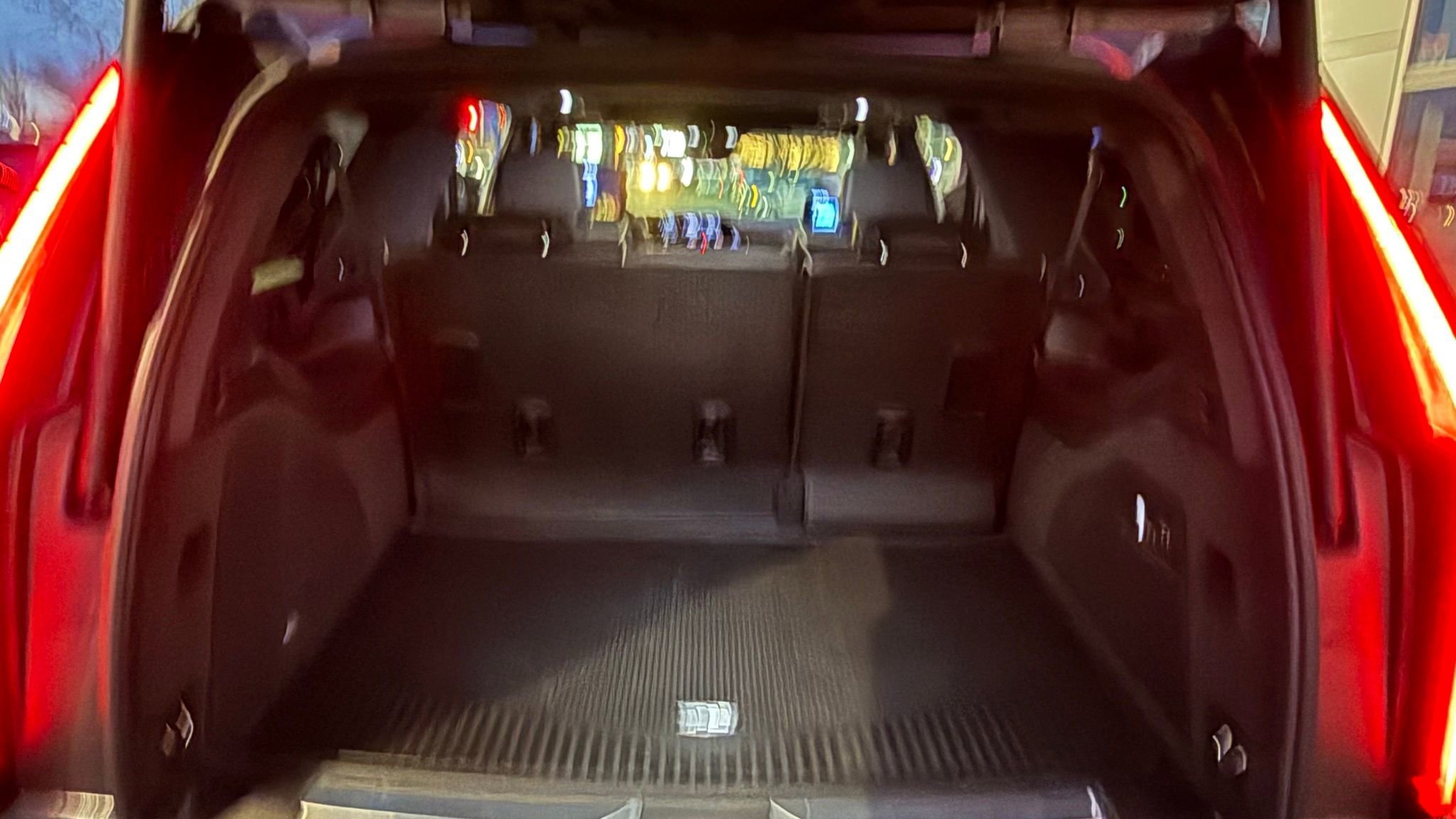 Used 2024 Cadillac Escalade ESV Premium Luxury Platinum w/ Heavy-Duty Trailer Package image 21