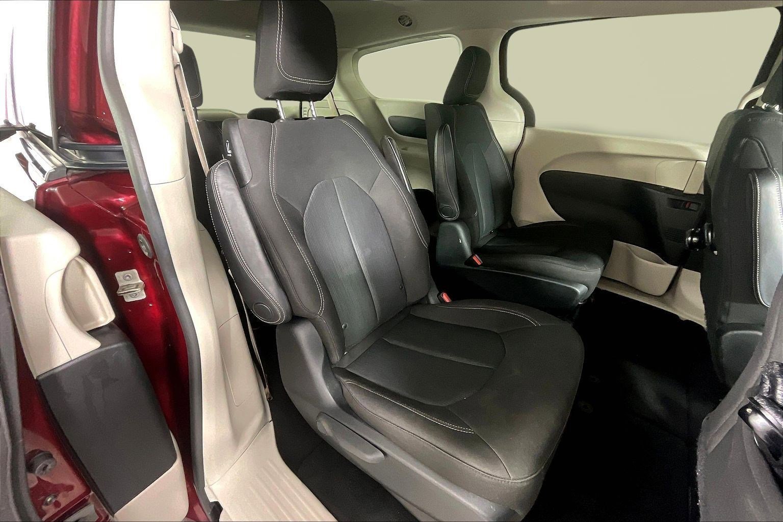 Used 2020 Chrysler Voyager LX w/ Cold Weather Group image 25